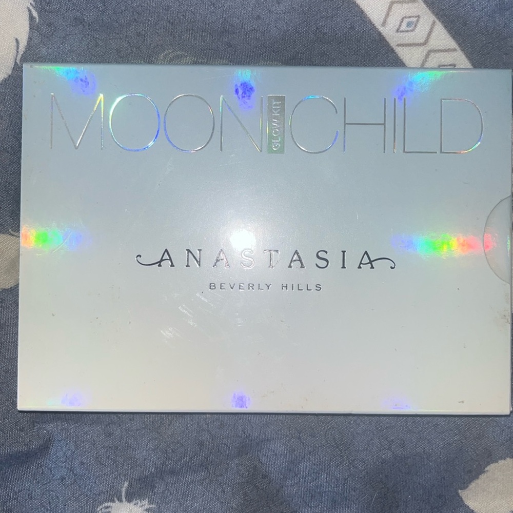 Anastasia Beverly Hills glow kit